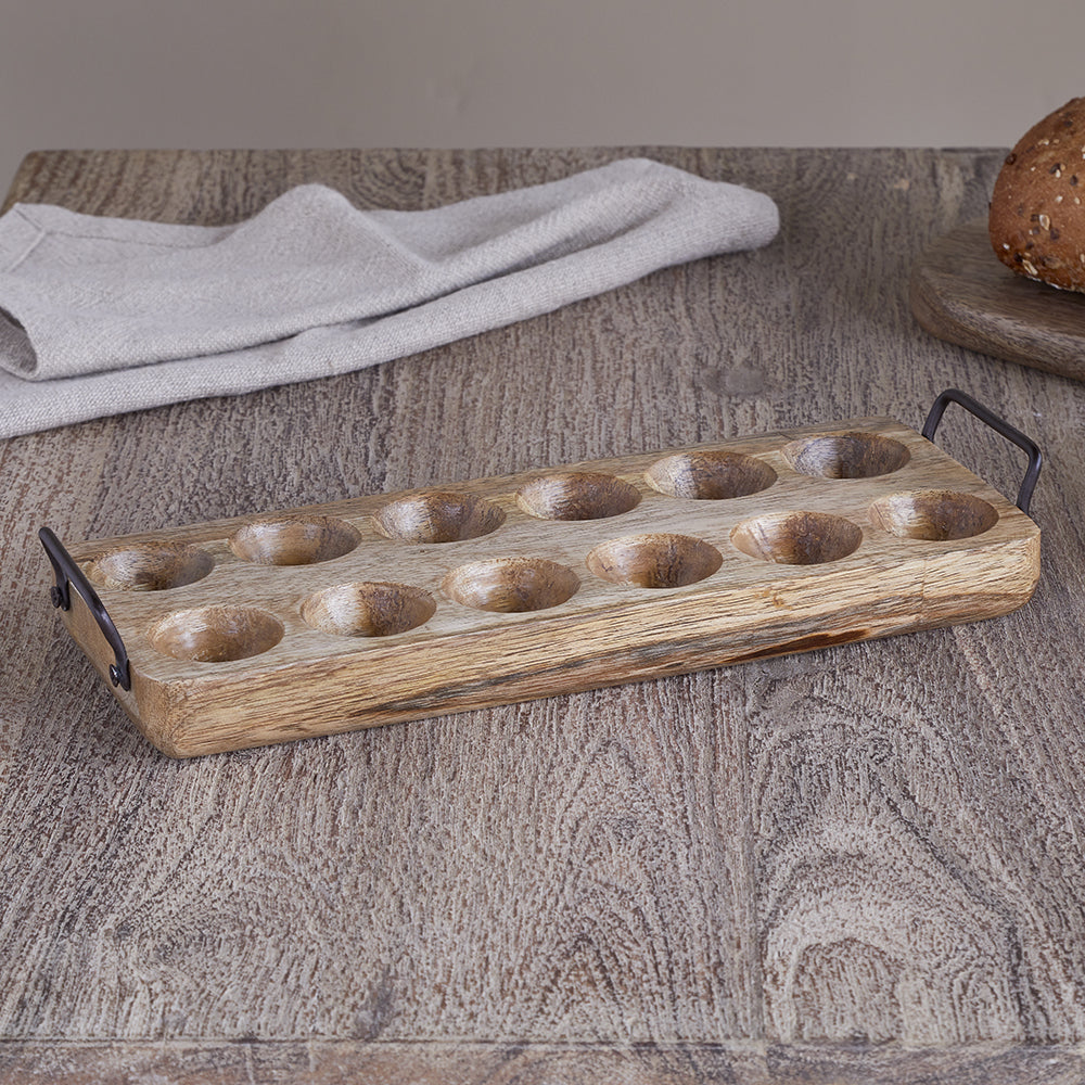 Anda Mango Wood Egg Holder