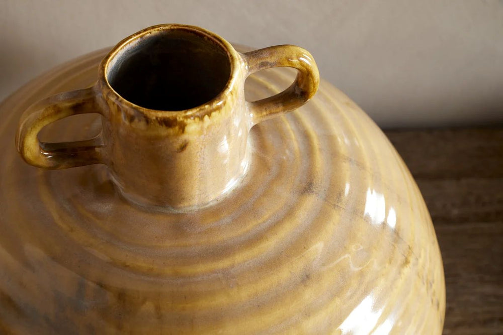 Hujan Vase