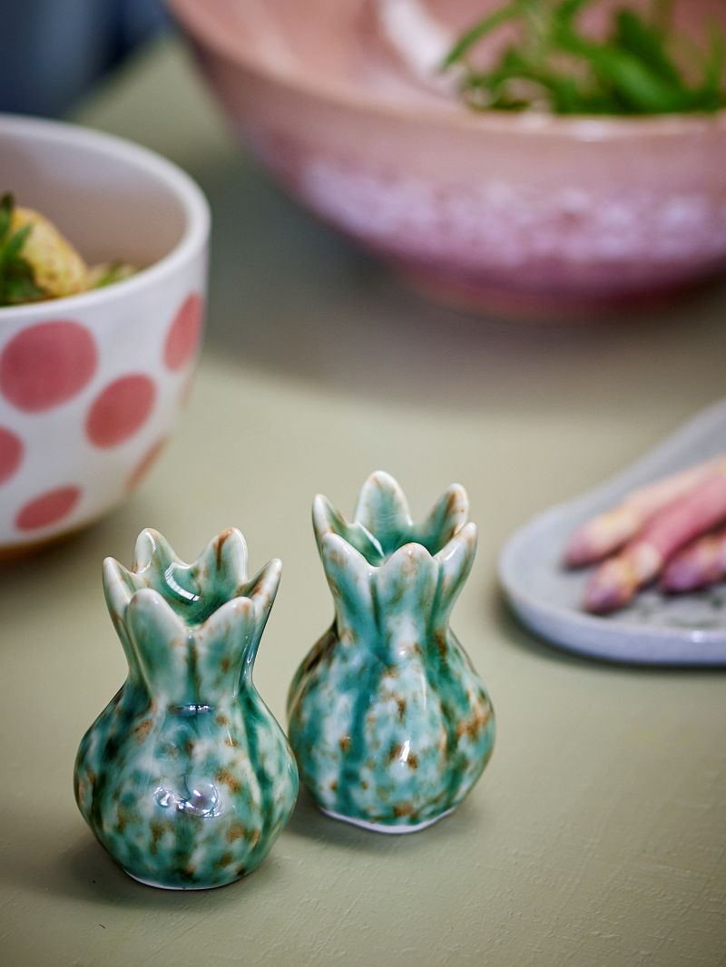 Salt & Pepper Shaker Set