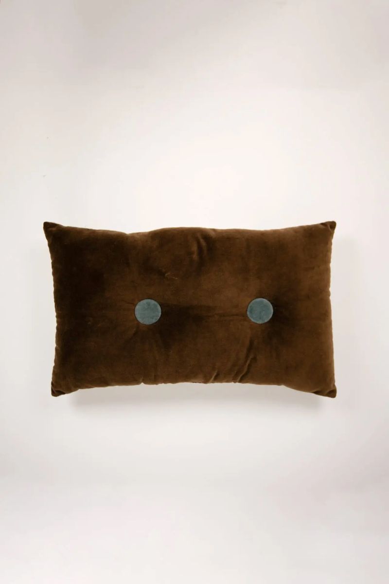 Clustog Eluned | Brown