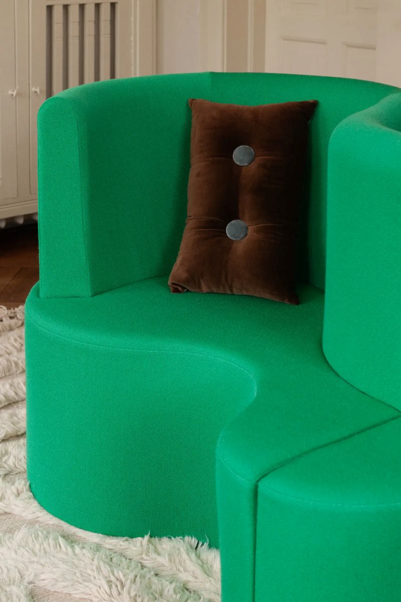 Clustog Eluned | Brown
