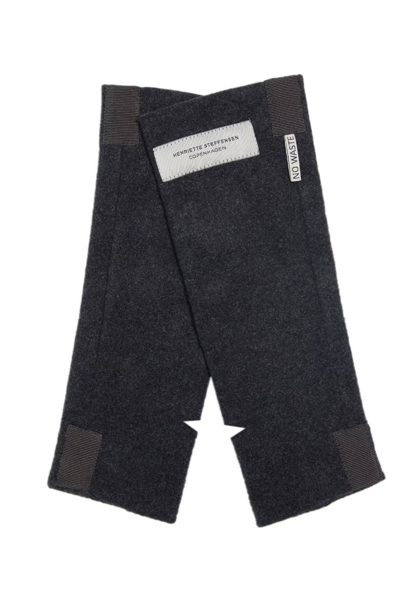 Henriette Steffensen Wrist Warmers | Soft Black