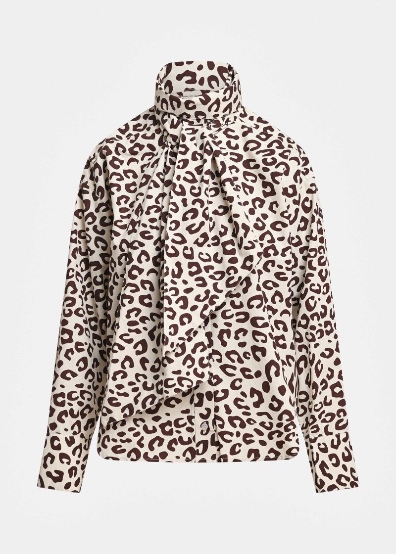 Crys Khalessi Essentiel Antwerp