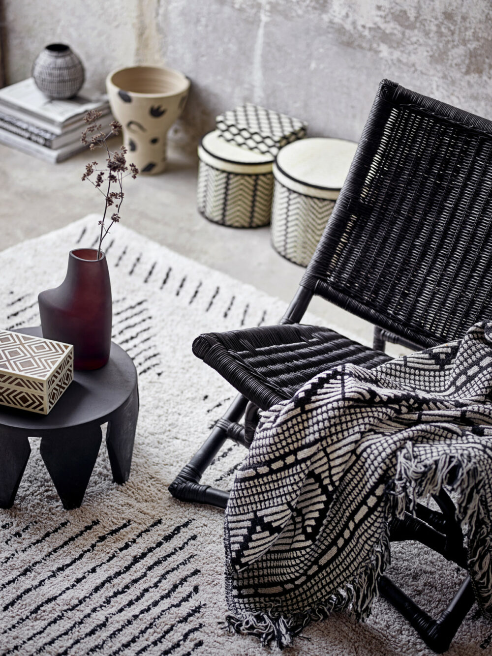 Black Cotton  Throw - Image 3