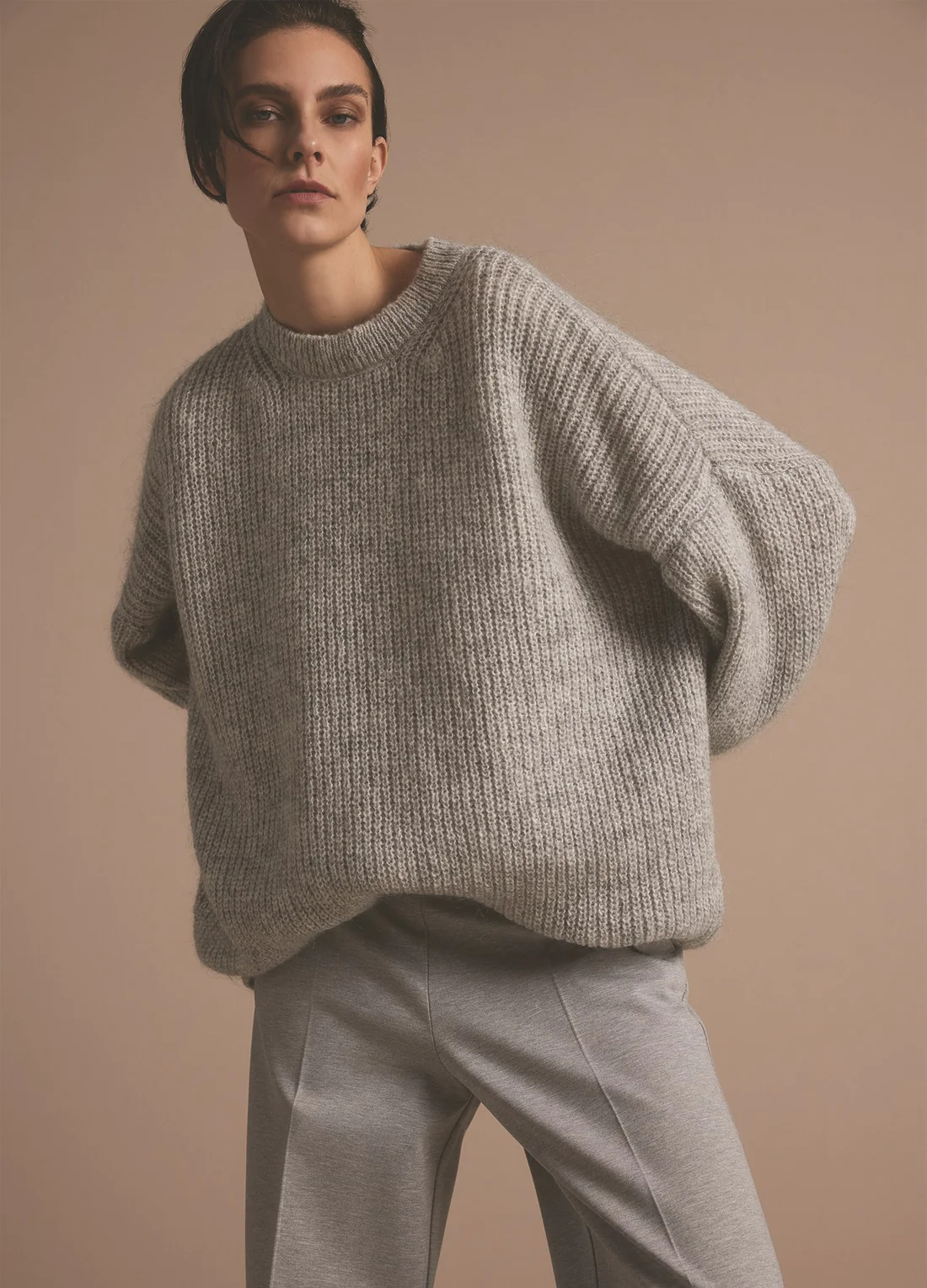 https://www.cwt-tatws.co.uk/wp-content/uploads/2023/08/Loose-fitting-jumper-1.webp