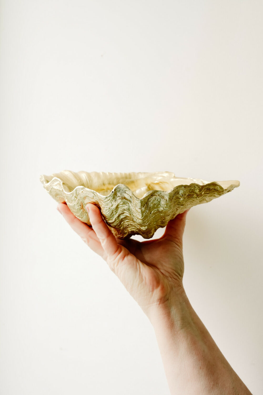Gold Clam Decoration | Small - Image 2