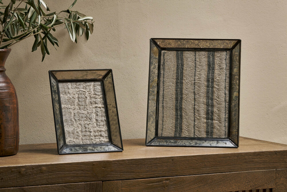 Yash Antique Glass & Iron Photoframe