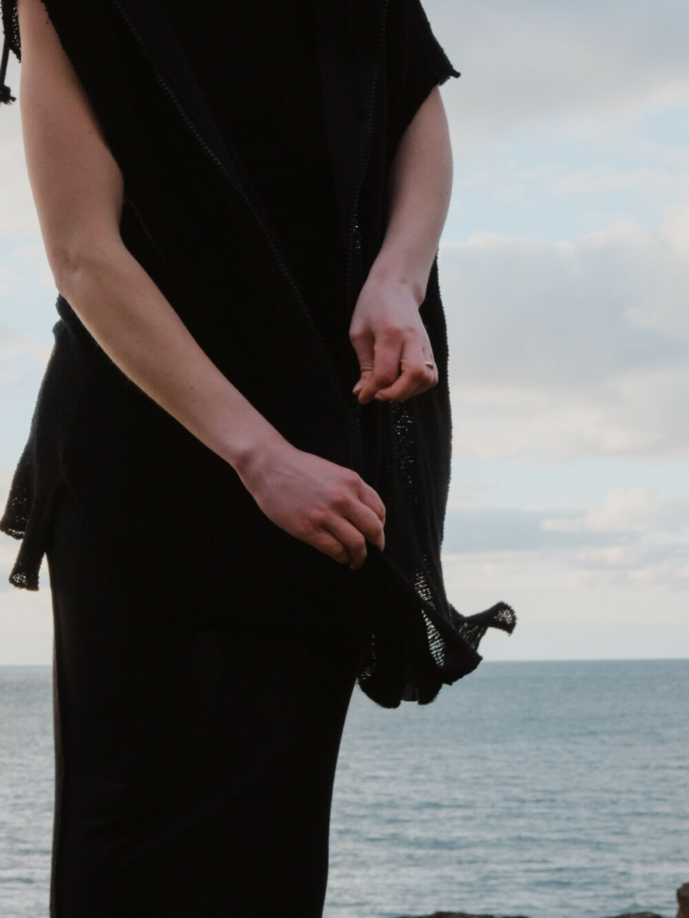 Sort Aarhus Zipped Cardigan - Image 2