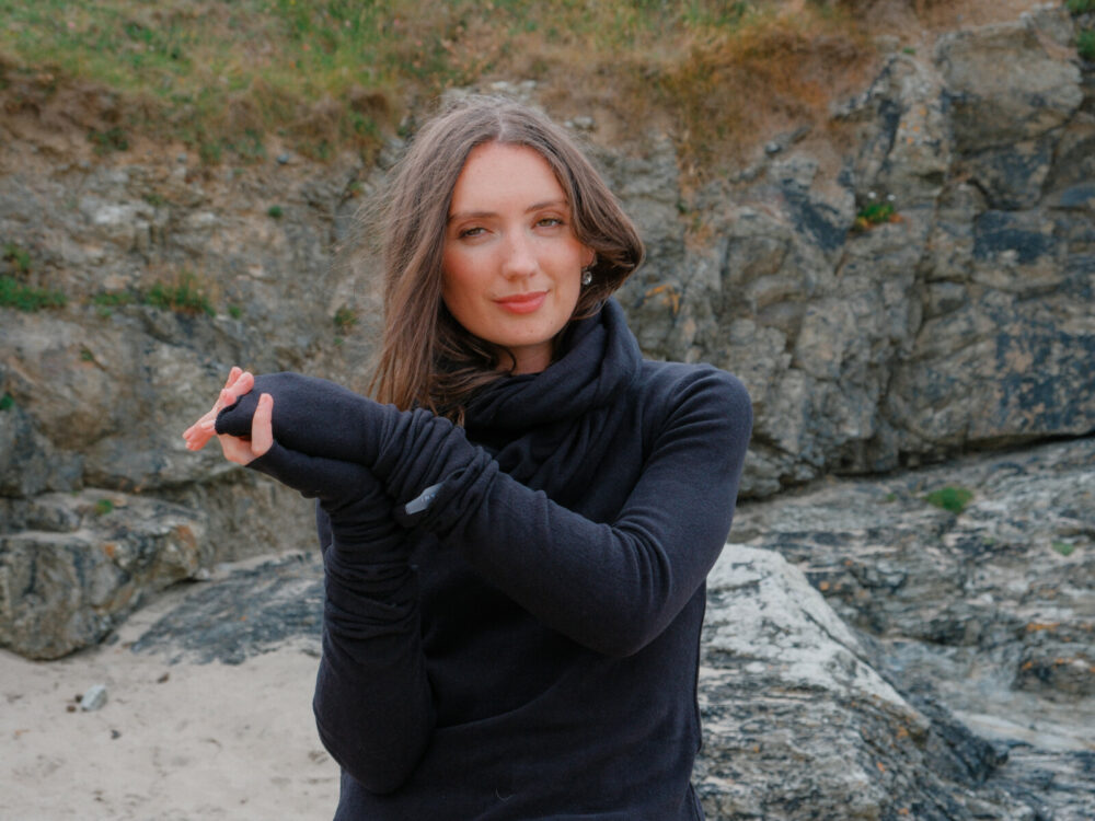 Neirami Regular Sweater | Black - Image 3