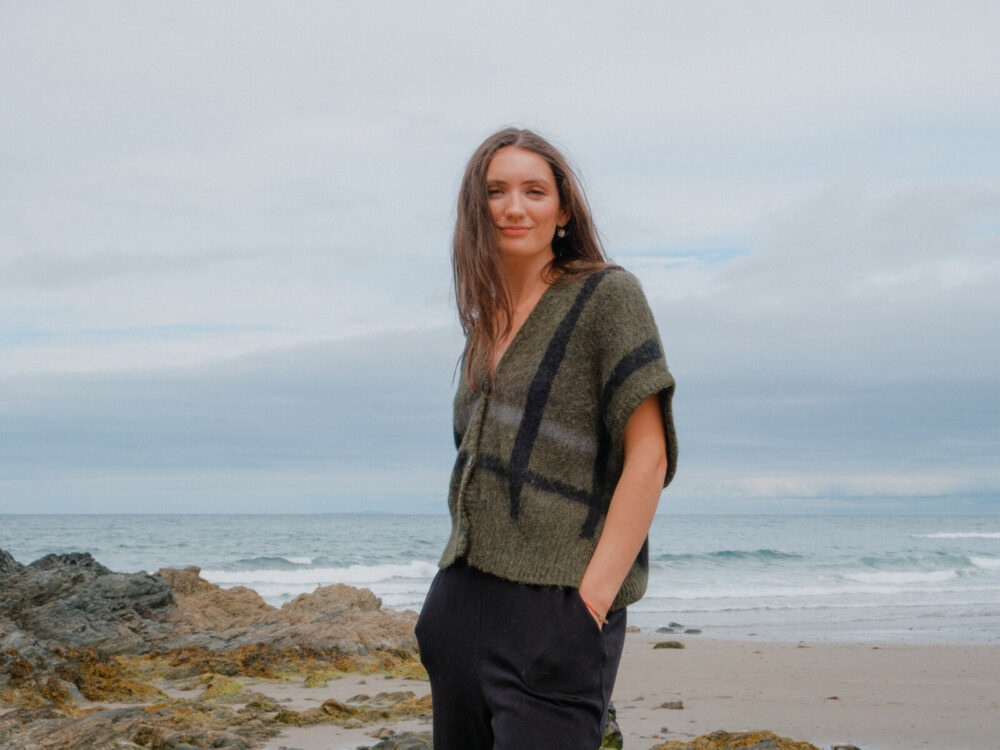 Neirami Buttoned Poncho - Image 4